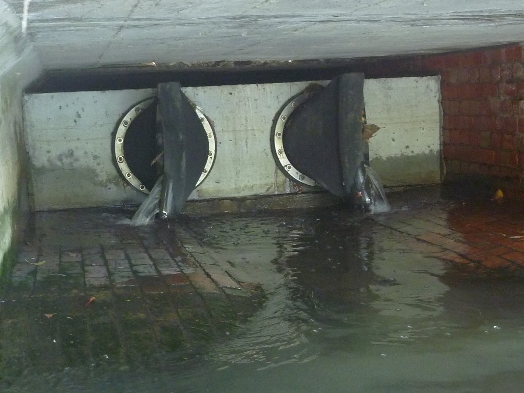 Special valves allow excess stormwater to flow into the Yarra and prevent salt water from flowing back into the system. 